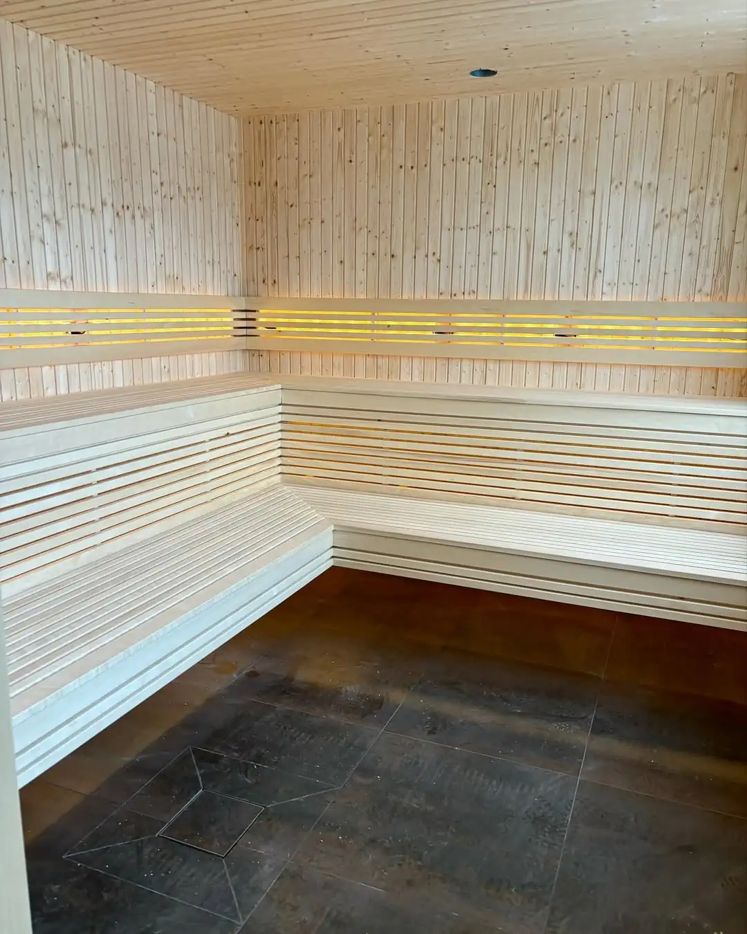 Bastu Johans bygg installerat och byggt